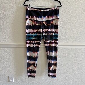 Lucy Vibrant Tie-Dye Leggings Size Large